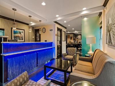 Quality Inn & Suites Dallas-Cityplace Buitenkant foto