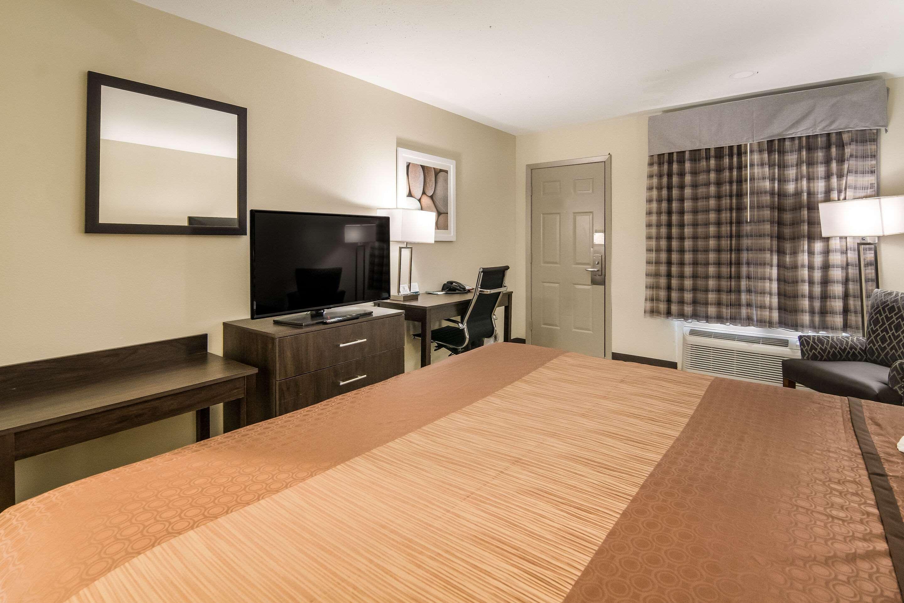 Quality Inn & Suites Dallas-Cityplace Buitenkant foto